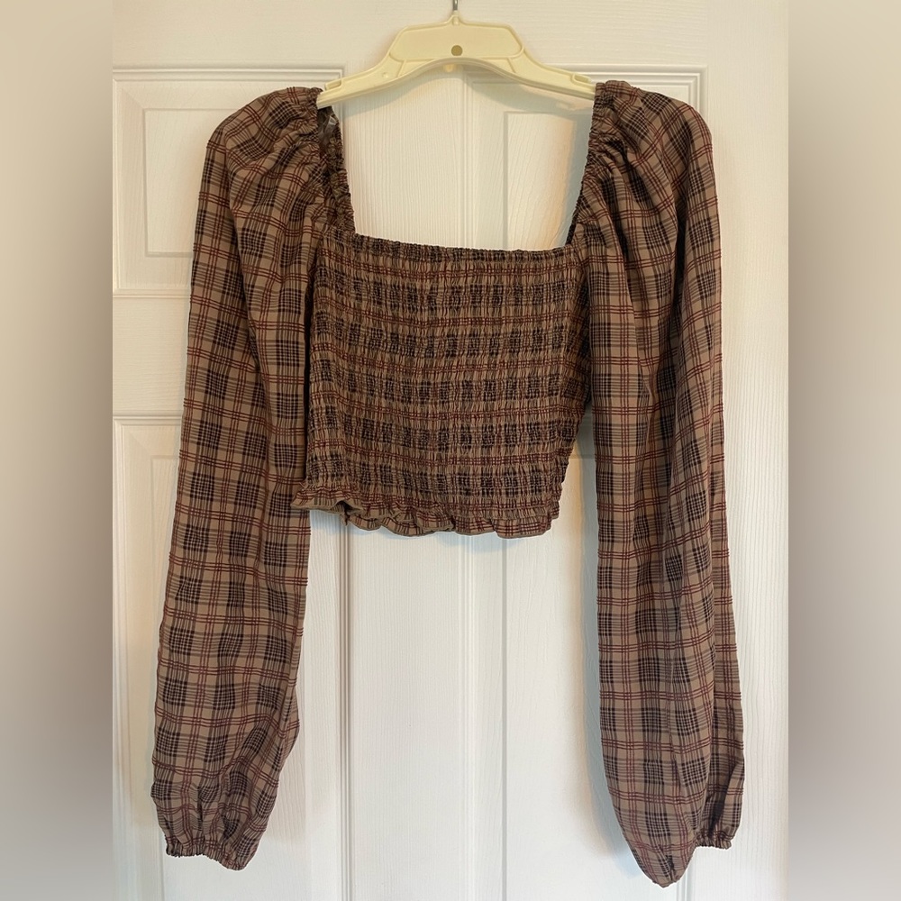 Never worn long sleeve crop top